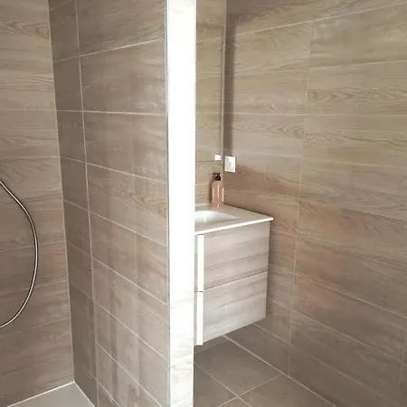 Le Repaire Des Muses, Apartment Greoux-les-Bains