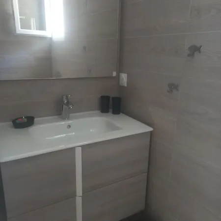 Le Repaire Des Muses, *